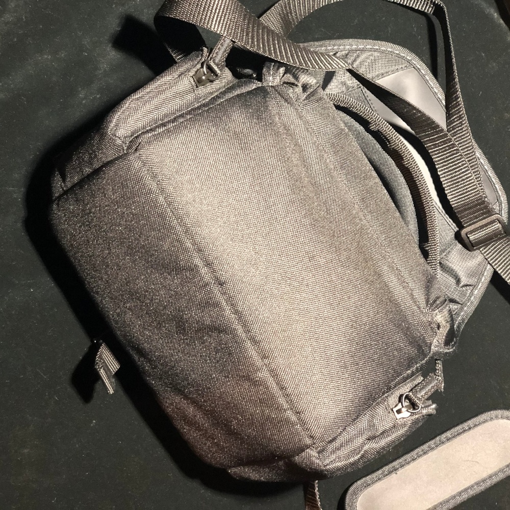 CAMERA BAG - Picture 2 of 5